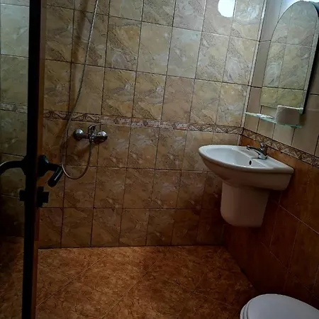 Paunovi 2* بريمورسكو