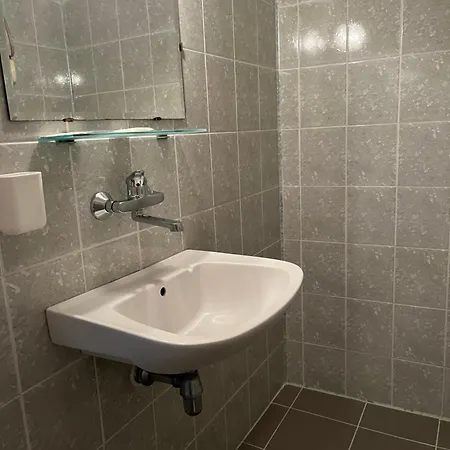 Къща за гости паунови Приморско