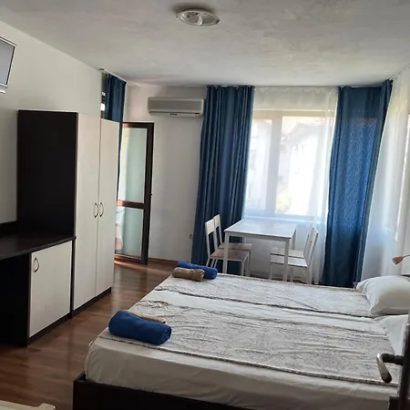 паунови Къща за гости