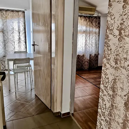 паунови Къща за гости 2*