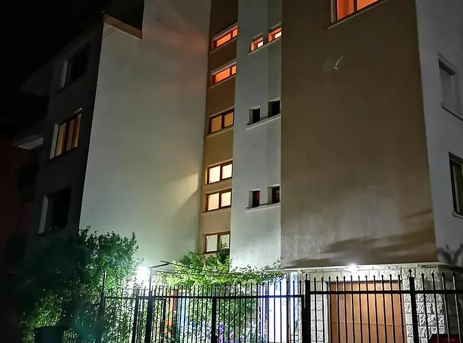 Paunovi בית הארחה 2*